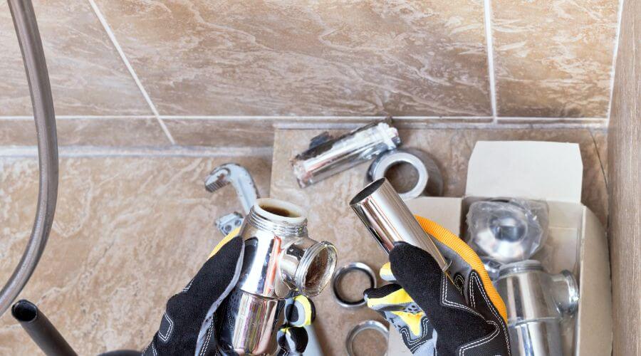 Professional gutter cleaning in Comfort, TX